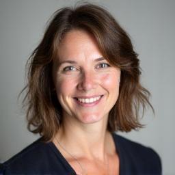 Porträt von Dr. Lena Vogel